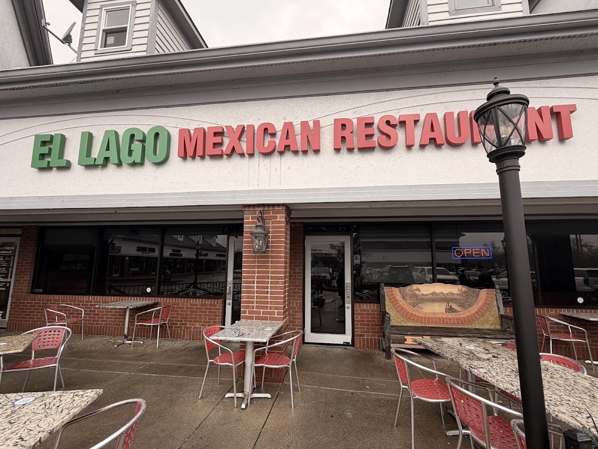 El Lago Mexican Restaurant